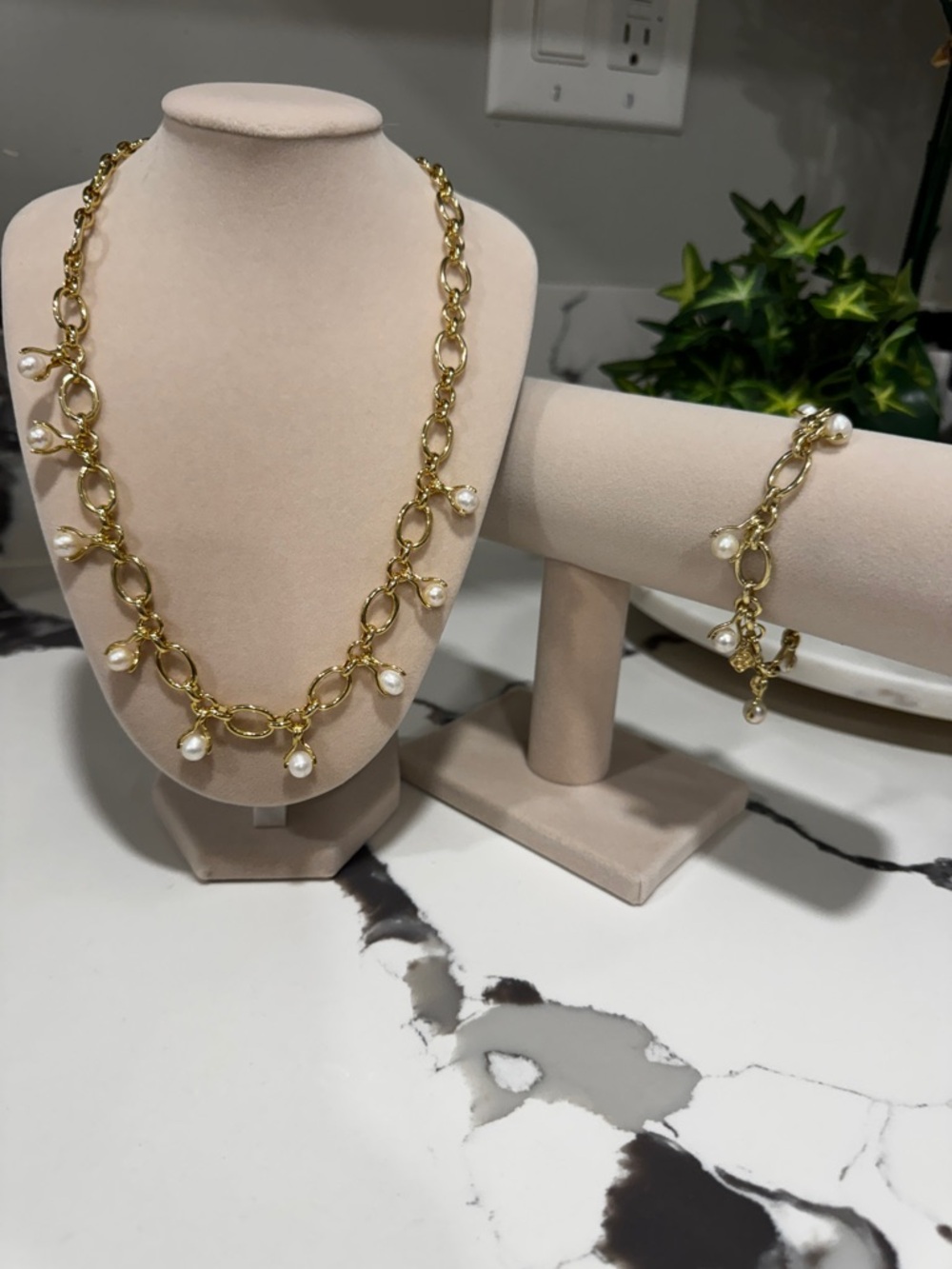 Fashion  Pearl Drop Chain Necklace and Bracelet Set